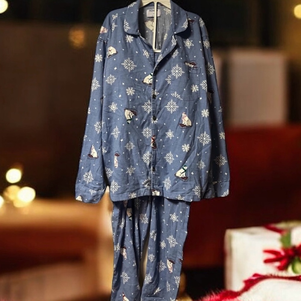 Old Navy ~ Women’s ~ 2 Piece Pajama Set ~ XL~Flannel ~Snowflakes & Polar Bears - Picture 5 of 16